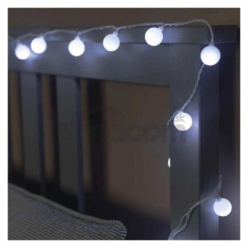 LED svet. cherry reťaz – guličky 2,5cm, 4 m, vonkajšia aj vnútorná, studená biela, časovač