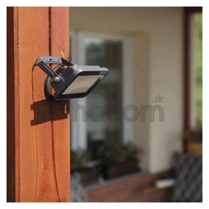 LED reflektor INOVO, 10W neutrálna biela