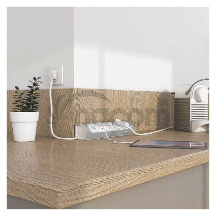 Legrand predlžovací kábel 1 m / 3 zásuvky / s USB / hliník-biela / PVC / 1,5 mm2