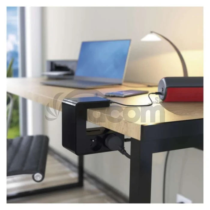 Legrand predlžovací kábel 1,5 m / 4 zásuvky / s USB / čierná / PVC / 1,5 mm2