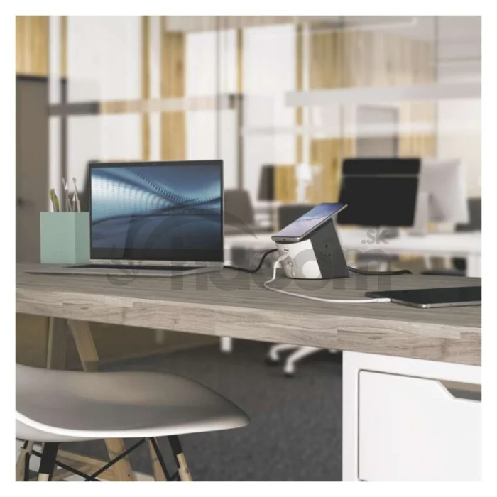 Legrand predlžovací kábel 2 m / 2 zásuvky / s USB / biely-čierny / PVC / 1,5 mm2