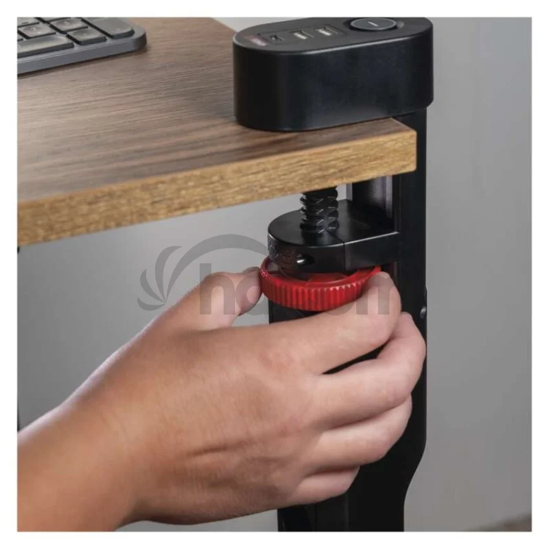 Predlžovací kábel 1,5 m/3 zásuvky/vypínač/stolný držiak/USB/čierny/PVC/1,5 mm2