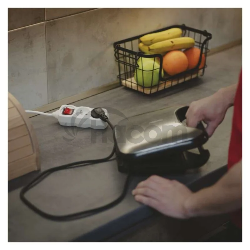 Predlžovací kábel 2 m / 2 zásuvky / s vypínačom / biely / PVC / 1 mm2