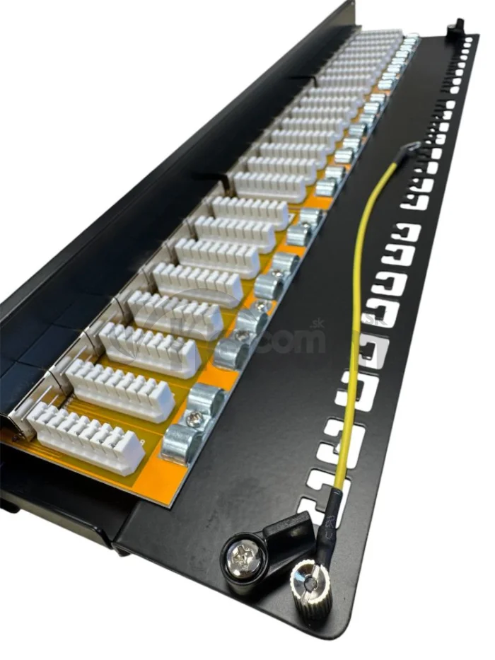 DATAWAY Patch panel 19" 24x RJ45, CAT6A, STP s vyväzovacou lištou