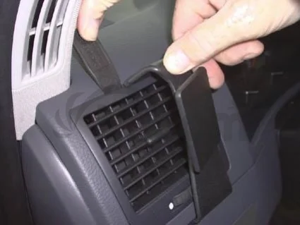 Brodit ProClip montážna konzola pre VW Multivan 03-15, vľavo