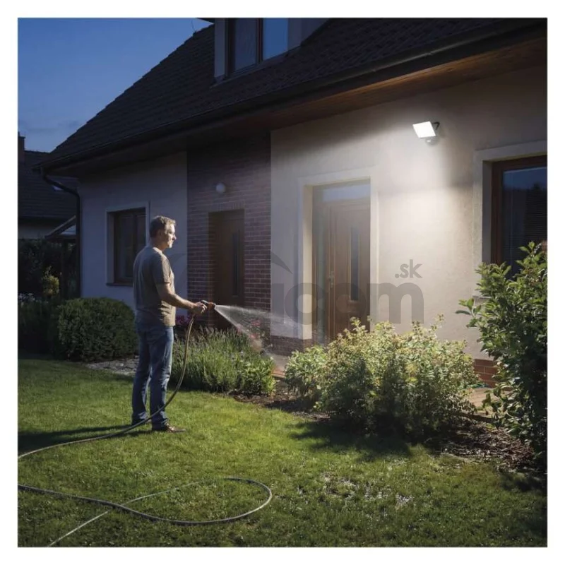 LED reflektor TAMBO EVO so senzorom pohybu, 30 W, 3000 lm, IP44, čierny