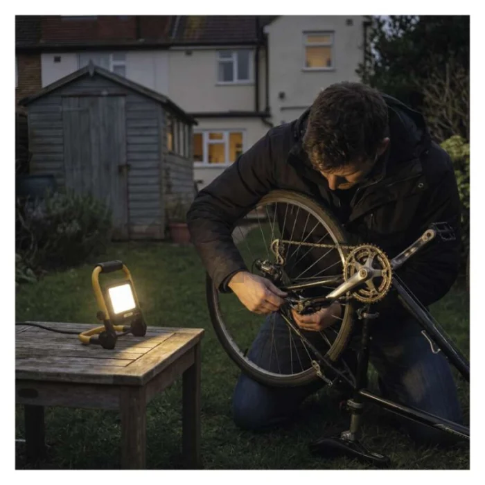 LED reflektor GLARO 30 W, žlto-čierny, IP65, 3000 lm, neutrálna biela